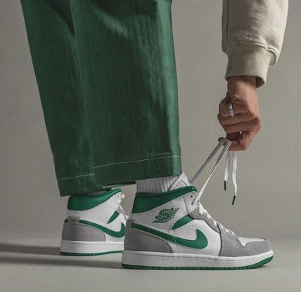Jordan 1 Mid SE Gris verde
